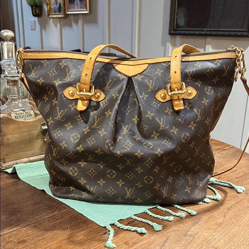 Louis Vuitton Palermo GM Tote with Strap - Picture 11 of 14